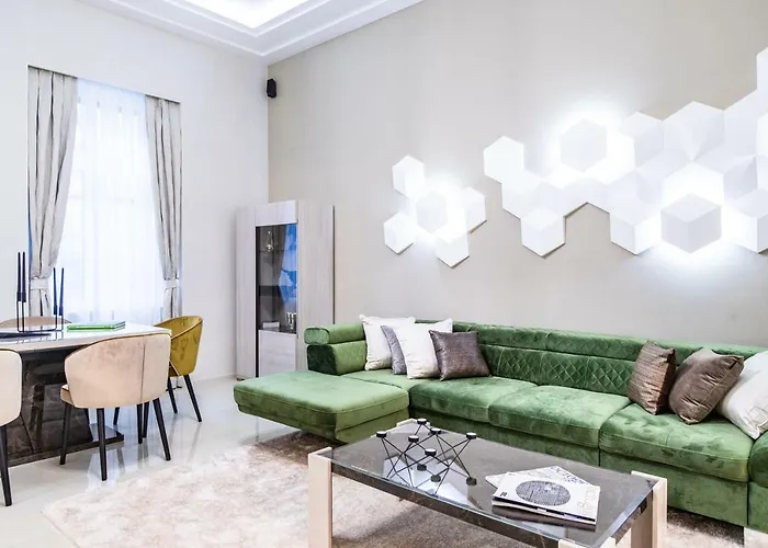 Onyx Luxury Apartment - Free Airport Shuttle